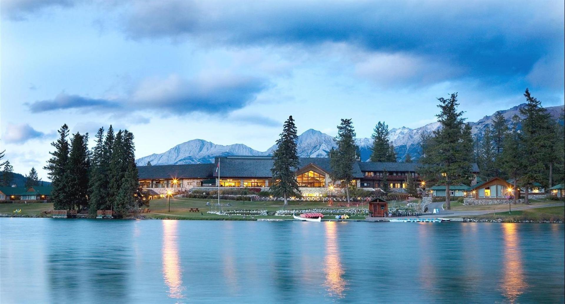 TZELL - SELECT Hotels & Resorts - Fairmont Jasper Park Lodge